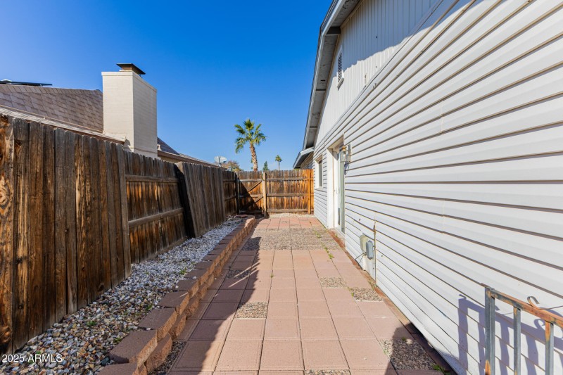 35 - Desert Cove