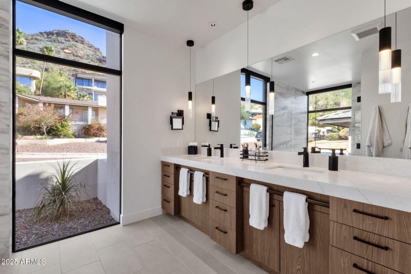 7112N23rdWay_63815_23