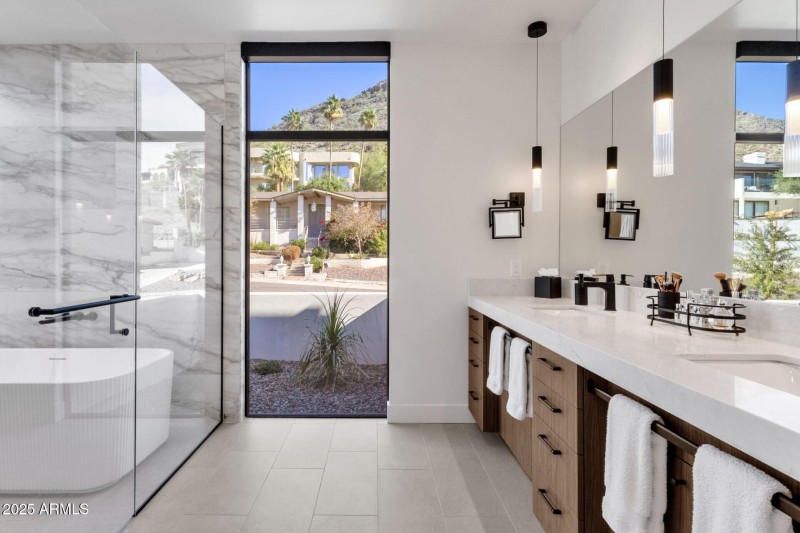 7112N23rdWay_63815_24