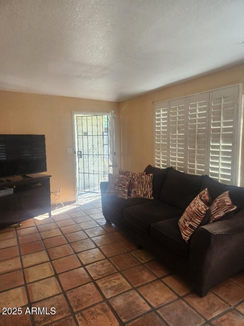 20251215_104636_resized