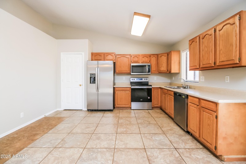 1006136.1860 S MORENO DR - Kitchen_1