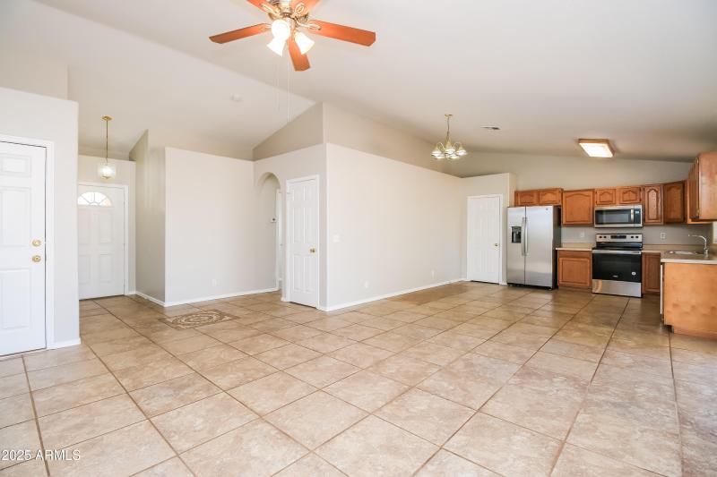 1006136.1860 S MORENO DR - Living Room_1