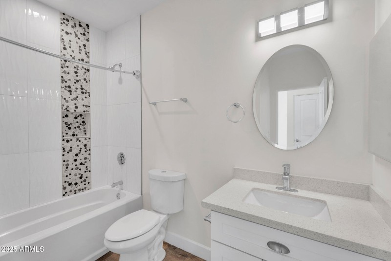 33-web-or-mls-8522 E Vernon Ave-33