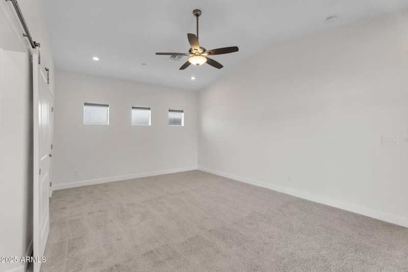 19-web-or-mls-8522 E Vernon Ave-19