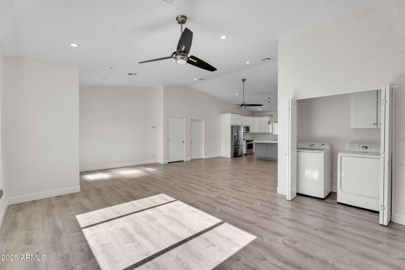 8-web-or-mls-8522 E Vernon Ave-8