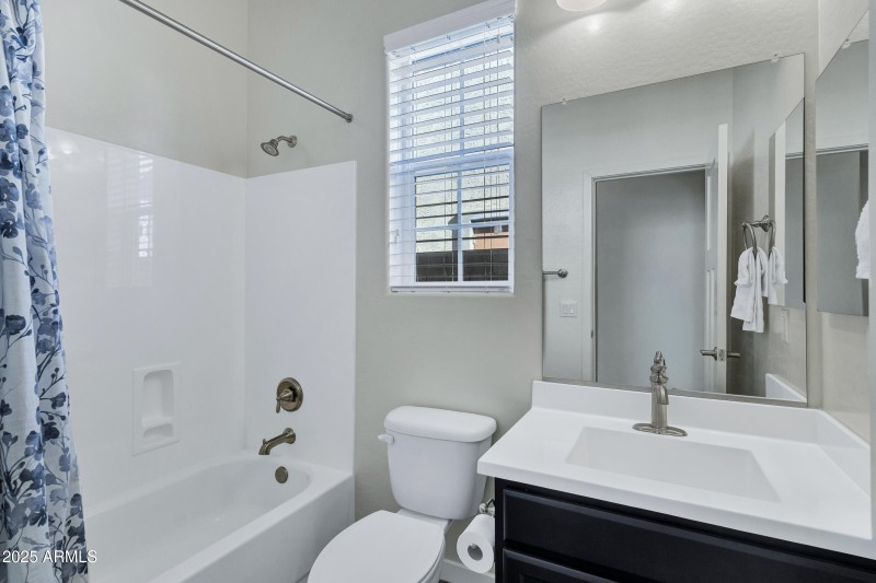 10104 E Nichols Ave-26