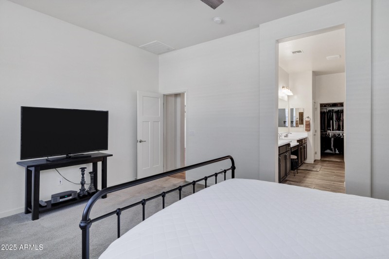 10104 E Nichols Ave-29