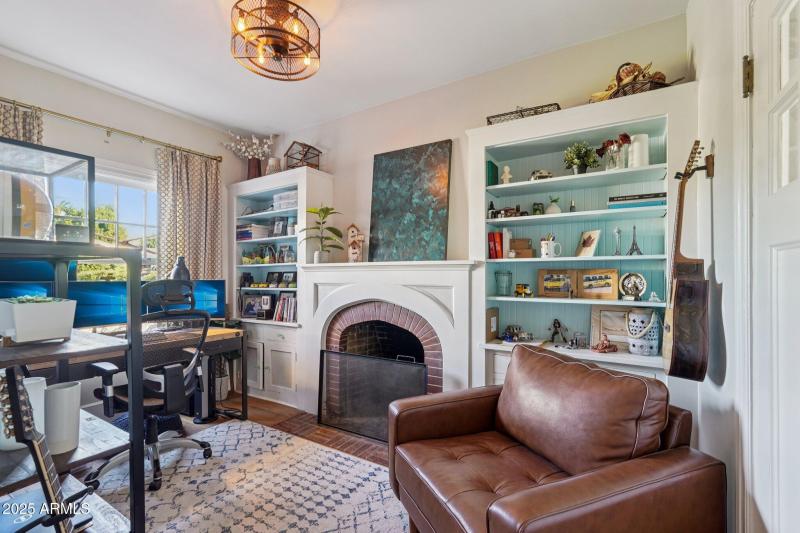 8-web-or-mls-W Lynwood St-S1412-008