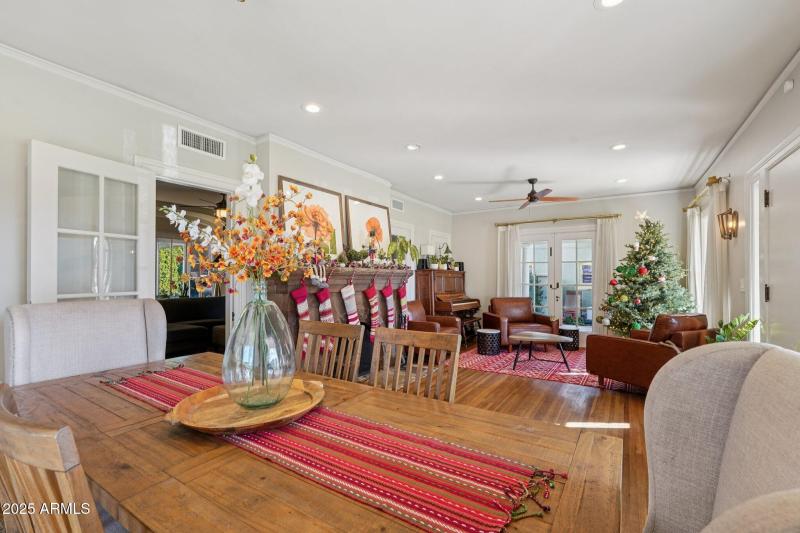 11-web-or-mls-W Lynwood St-S1412-011