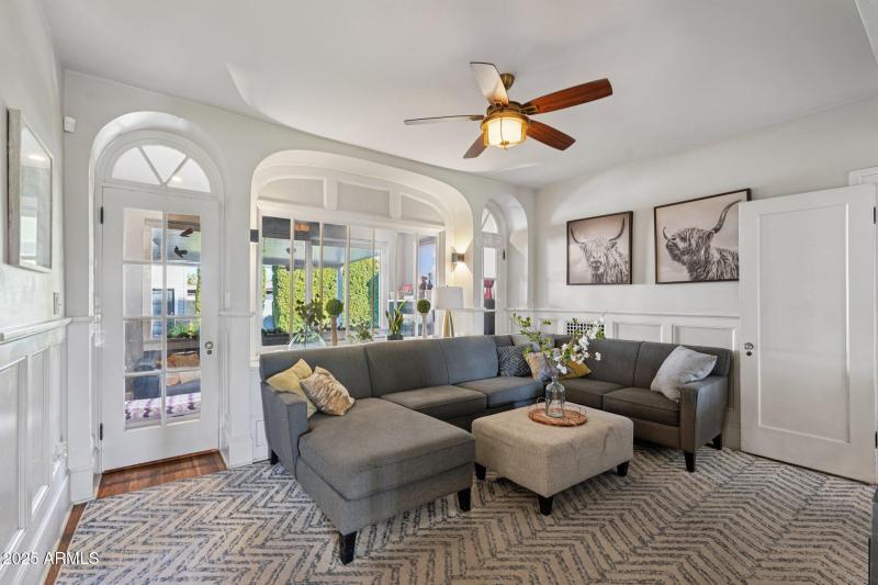 18-web-or-mls-W Lynwood St-S1412-018