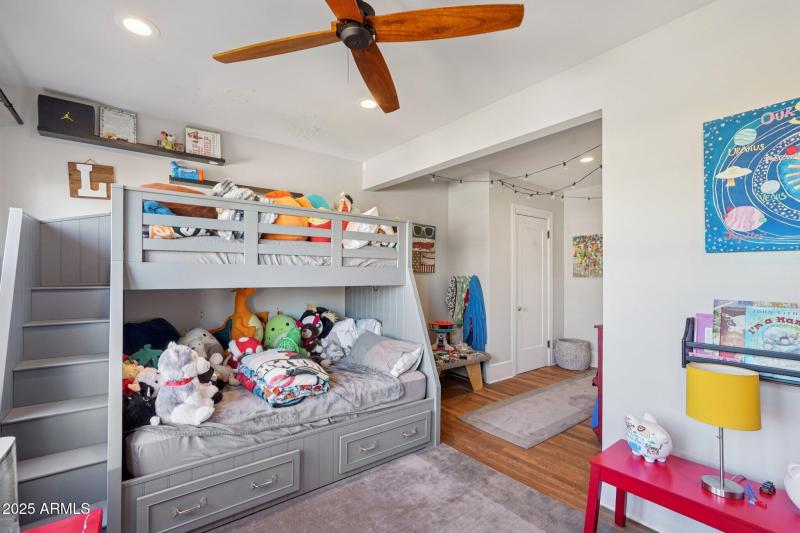 28-web-or-mls-W Lynwood St-S1412-028