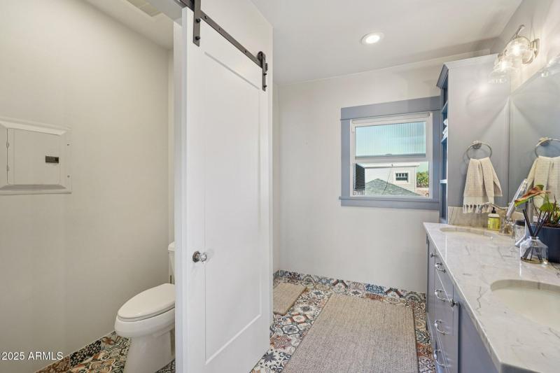 34-web-or-mls-W Lynwood St-S1412-034