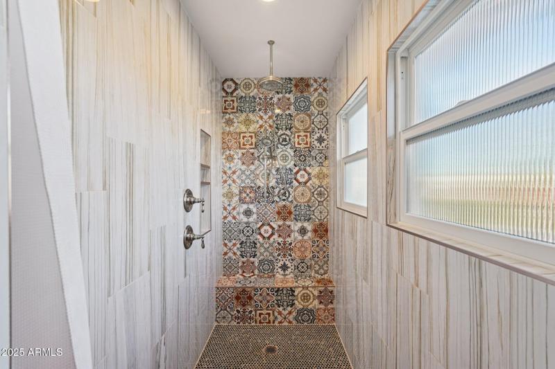 35-web-or-mls-W Lynwood St-S1412-035