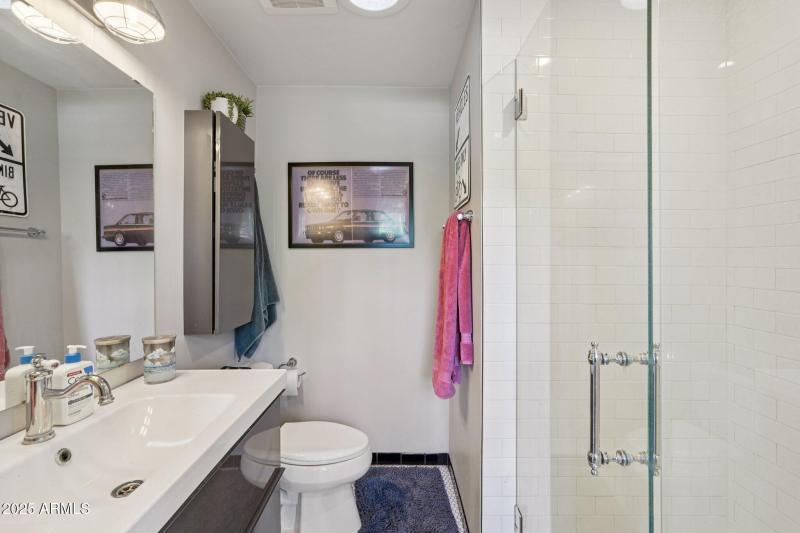 42-web-or-mls-W Lynwood St-S1412-042