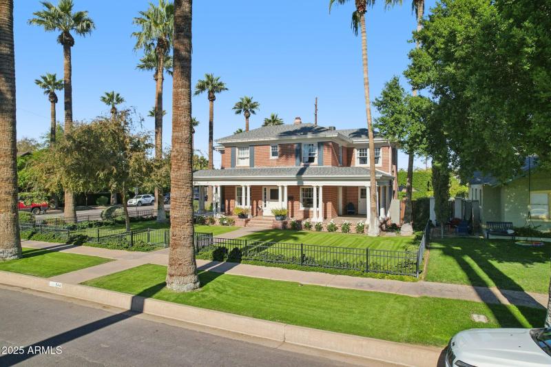 66-web-or-mls-W Lynwood St-S1412-066