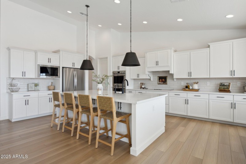 15-web-or-mls-13637-e-eclipse-dr