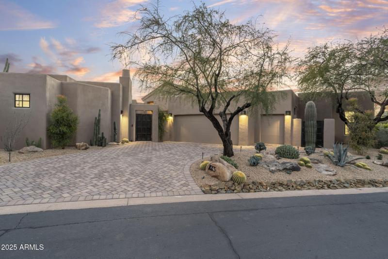 Gorgeous pavered entry w/ 2.5 Car Garage