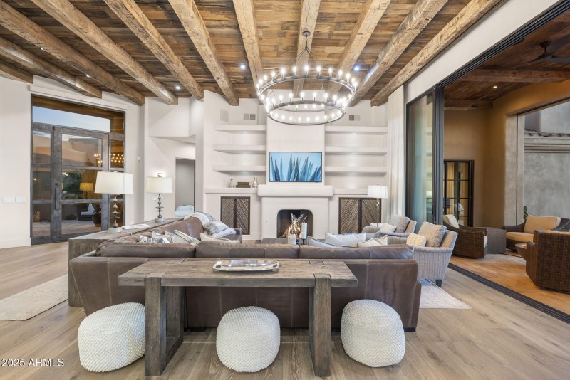 Retractable Wall of Glass