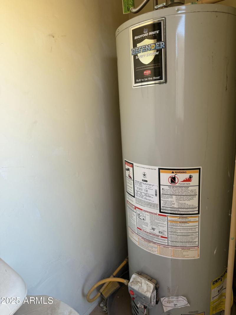 GAS WATER HEATER