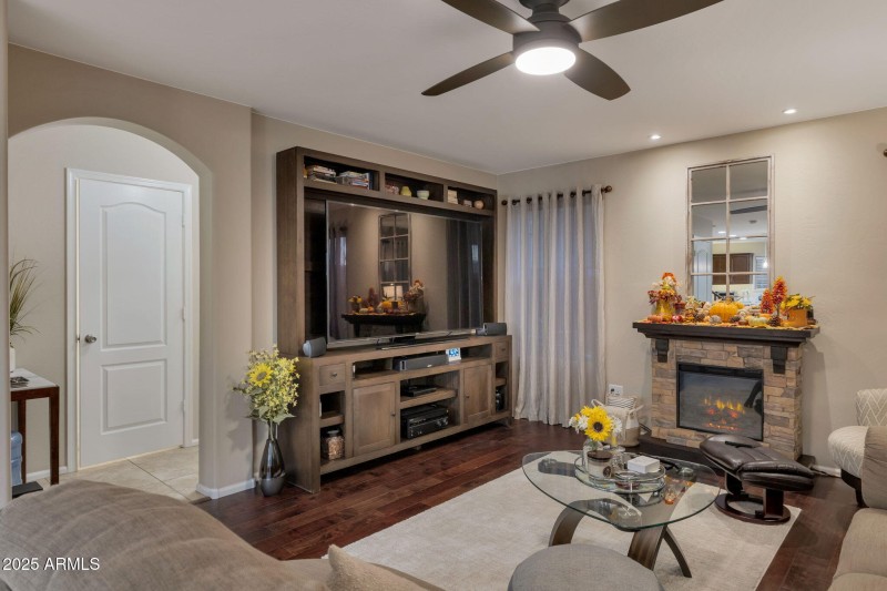 12-web-or-mls-QP-5941