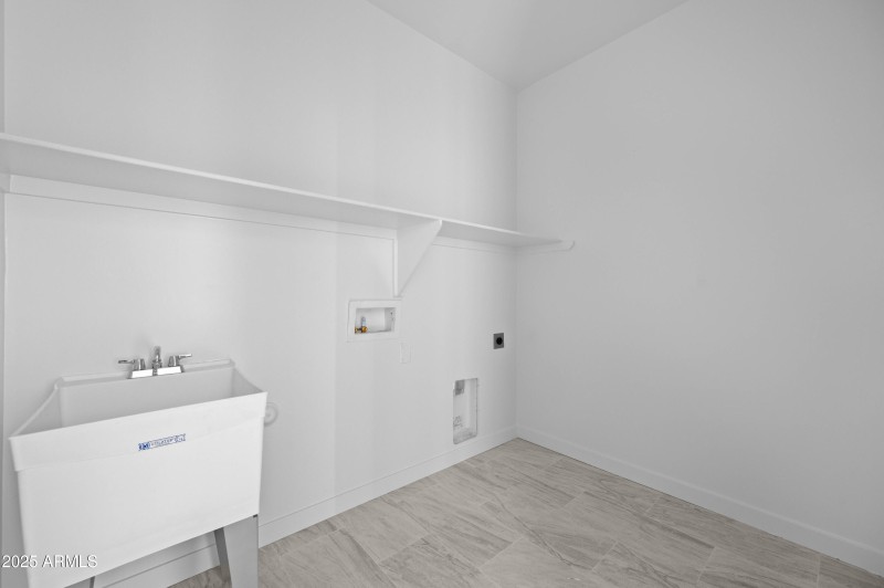 31912 S Bush St Wittman AZ 85361-14