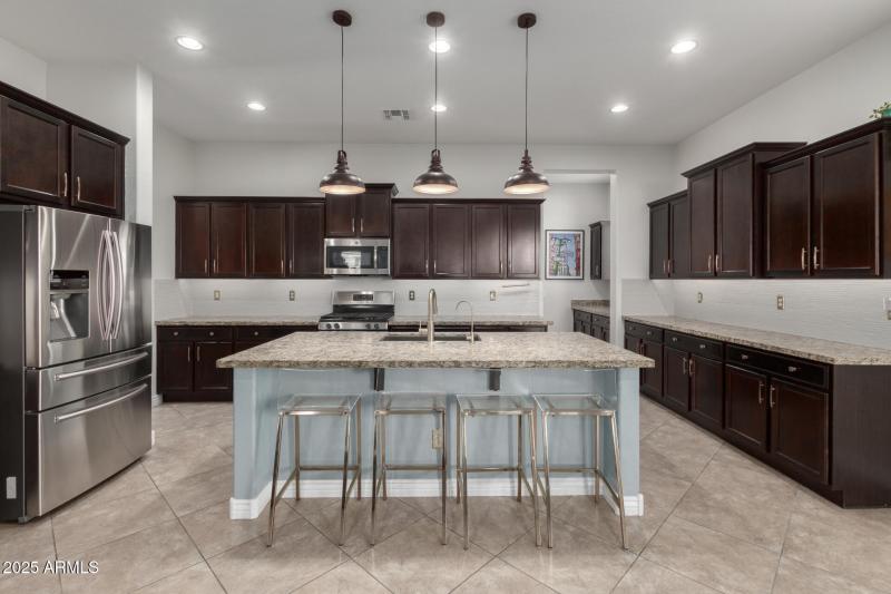 20252 E Quintero Rd.