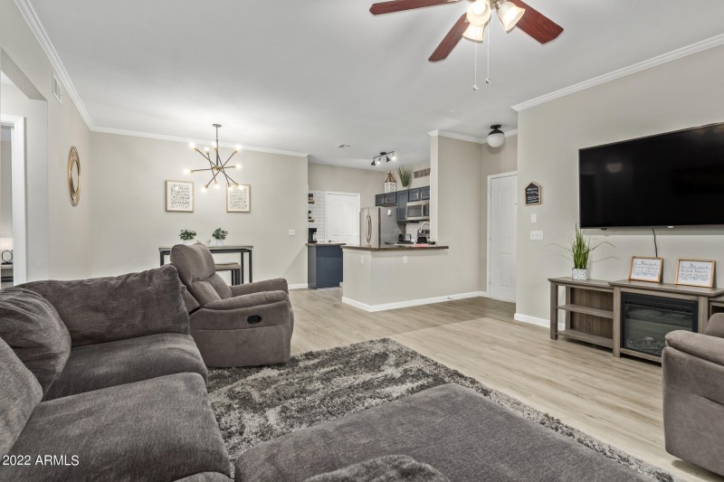 0006-06 - Dessert Foothills