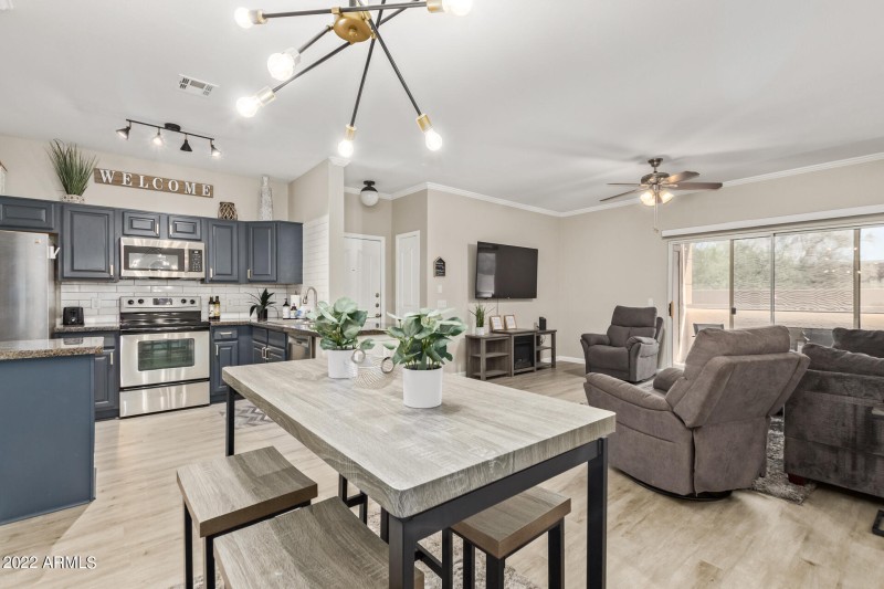 0009-09 - Dessert Foothills