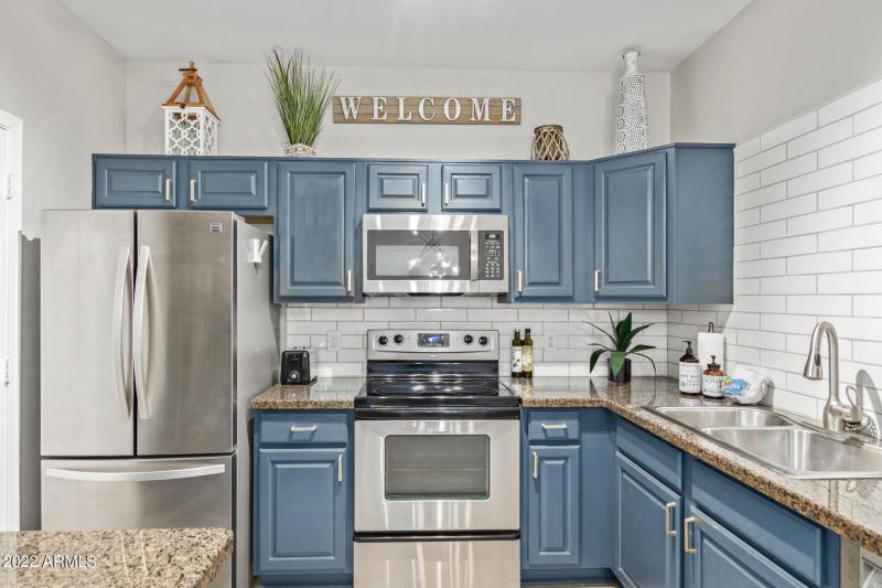 0011-11 - Dessert Foothills