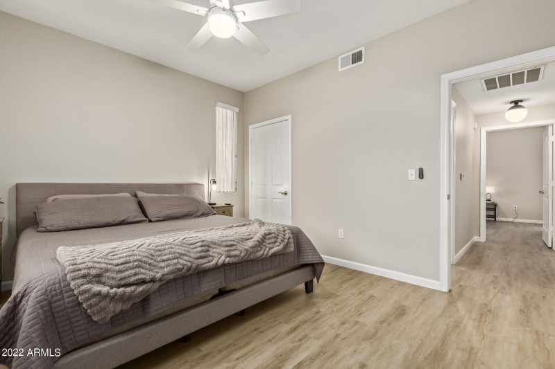 0020-20 - Dessert Foothills