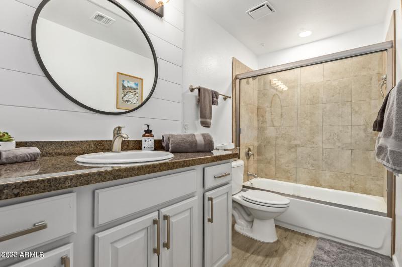 0021-21 - Dessert Foothills