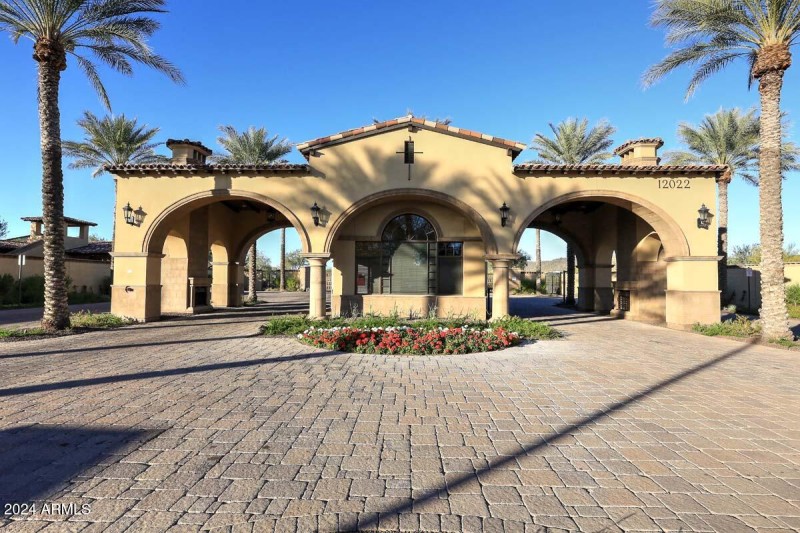 Blackstone-Guard Gate