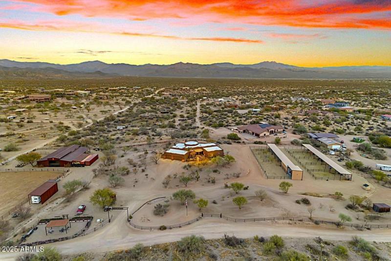 Your Dream Ranch awaits!