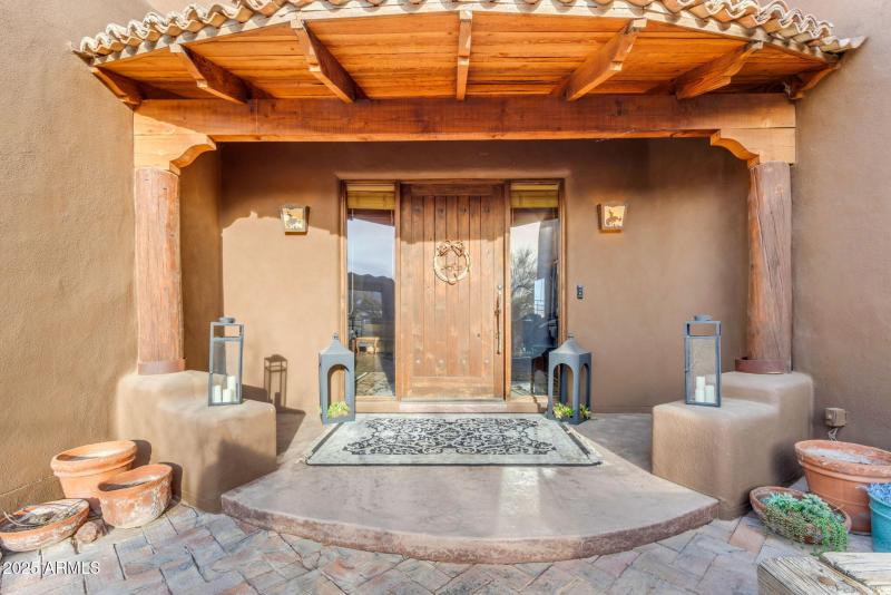 Rustic western front entryway