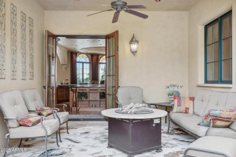 Camelback Mtn • 1-Level Home