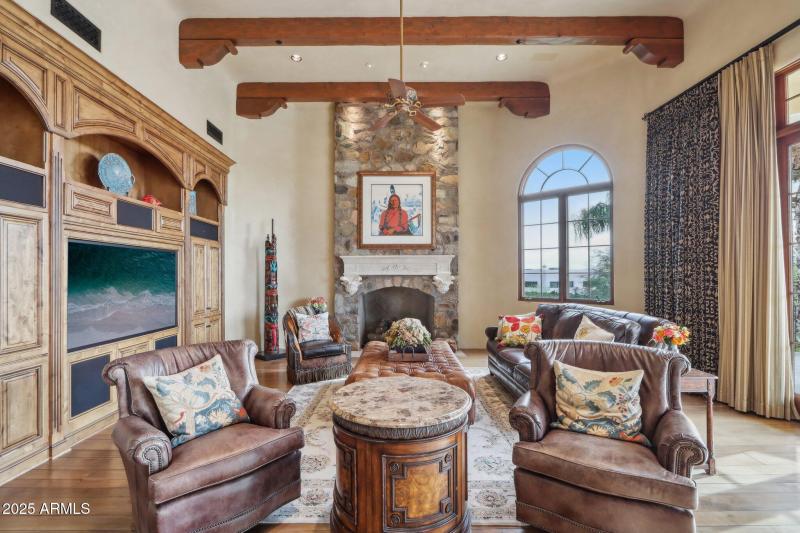 Camelback Mtn • 1-Level Home