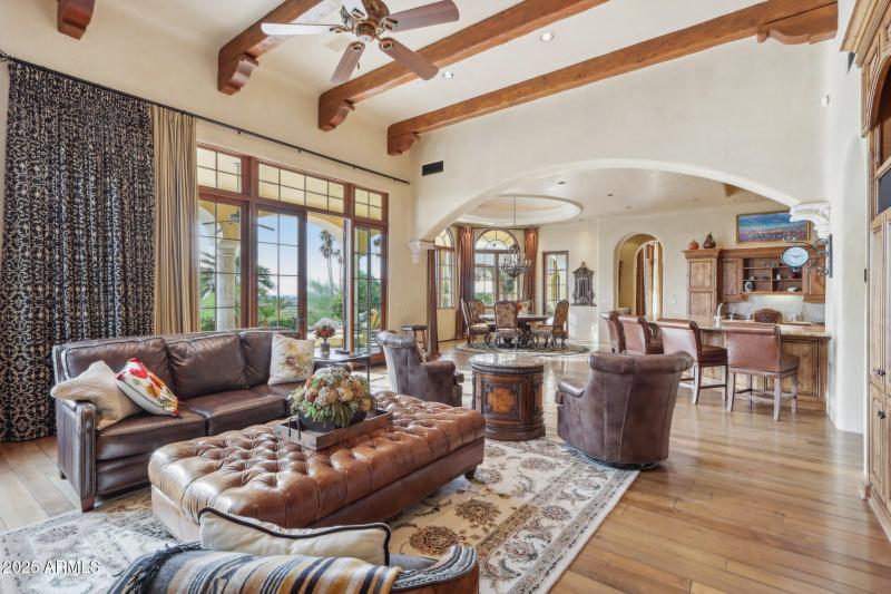 Camelback Mtn • 1-Level Home