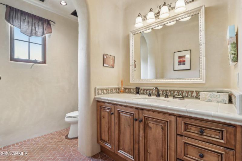 Camelback Mtn • 1-Level Home