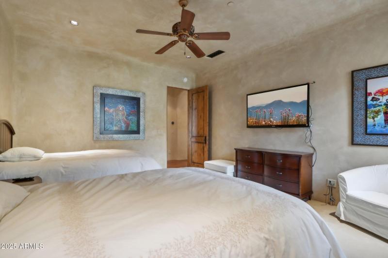 Camelback Mtn • 1-Level Home