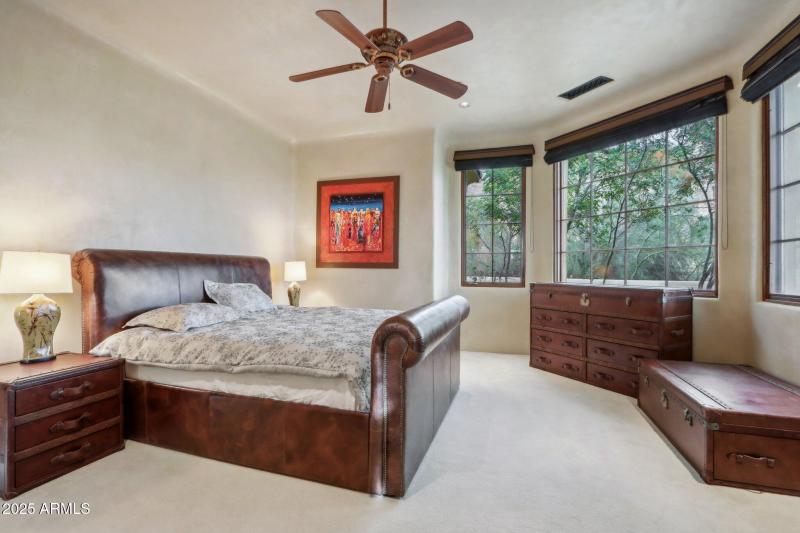 Camelback Mtn • 1-Level Home