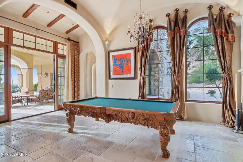 Camelback Mtn • 1-Level Home