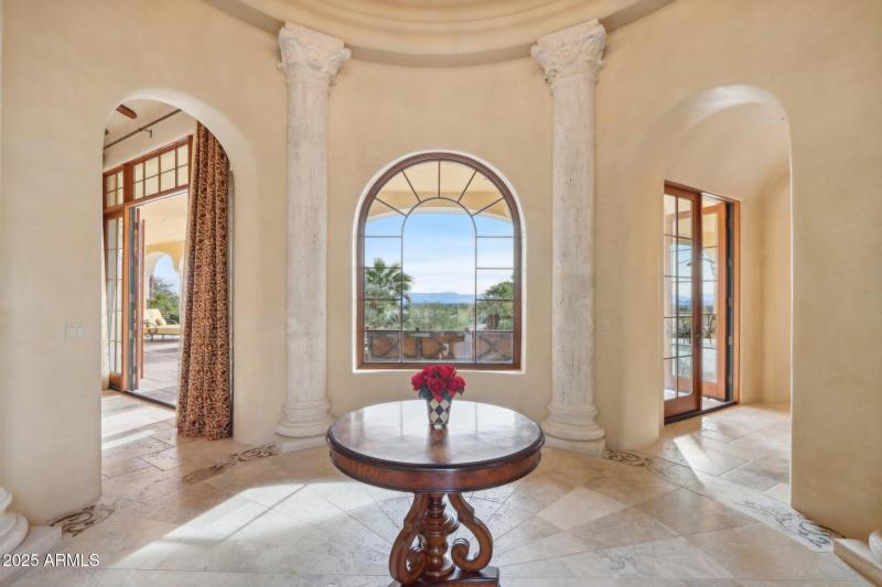 Camelback Mtn • 1-Level Home