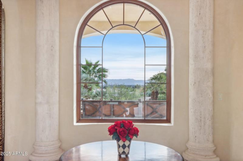 Camelback Mtn • 1-Level Home