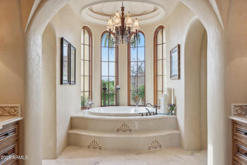 Camelback Mtn • 1-Level Home