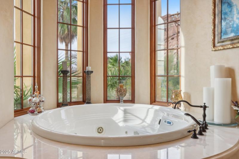 Camelback Mtn • 1-Level Home