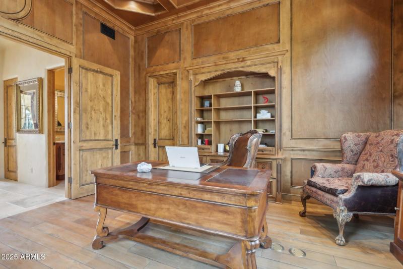 Camelback Mtn • 1-Level Home