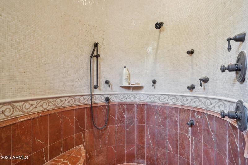 Camelback Mtn • 1-Level Home