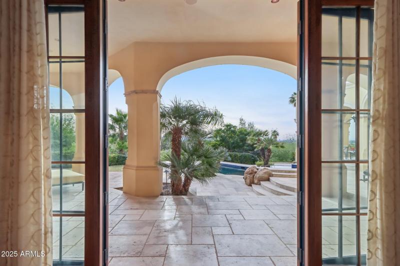 Camelback Mtn • 1-Level Home