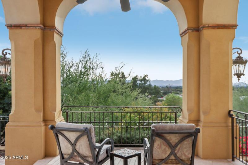 Camelback Mtn • 1-Level Home