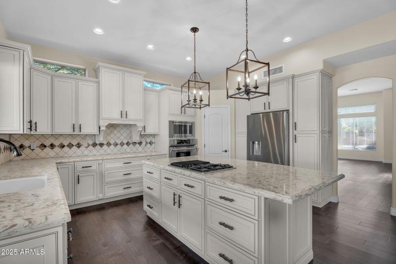 19-web-or-mls-19-web-or-mls-Sienna-16